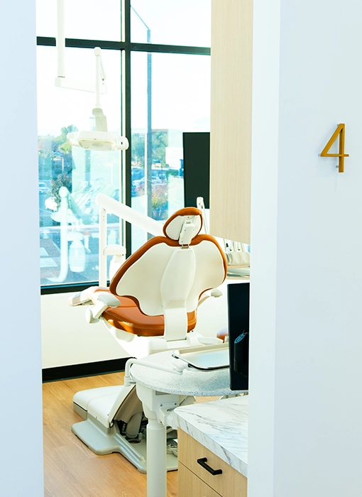 Modern treatment room at Prizm Dental & Veneers